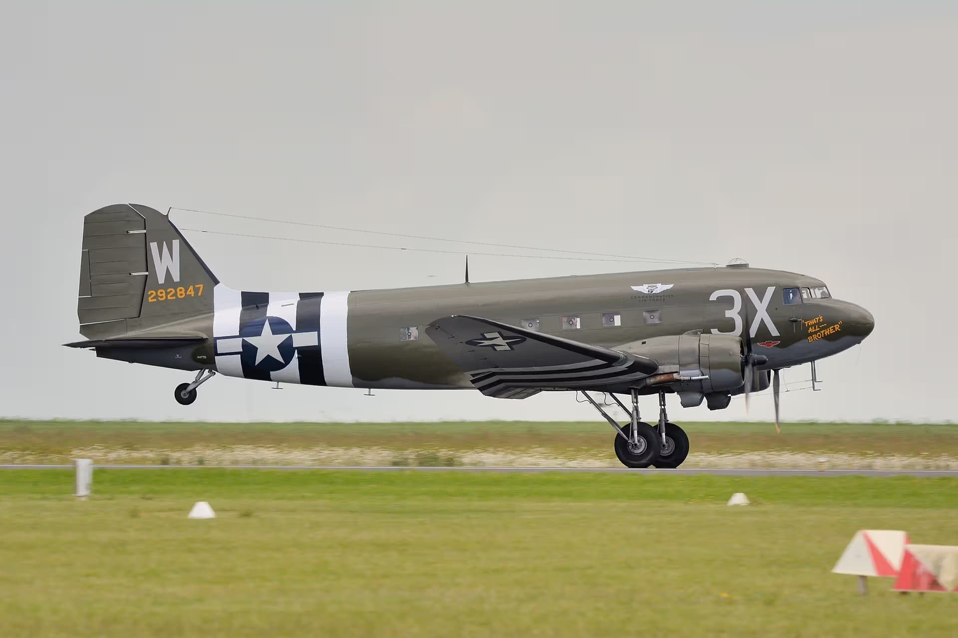 N47TB — Douglas