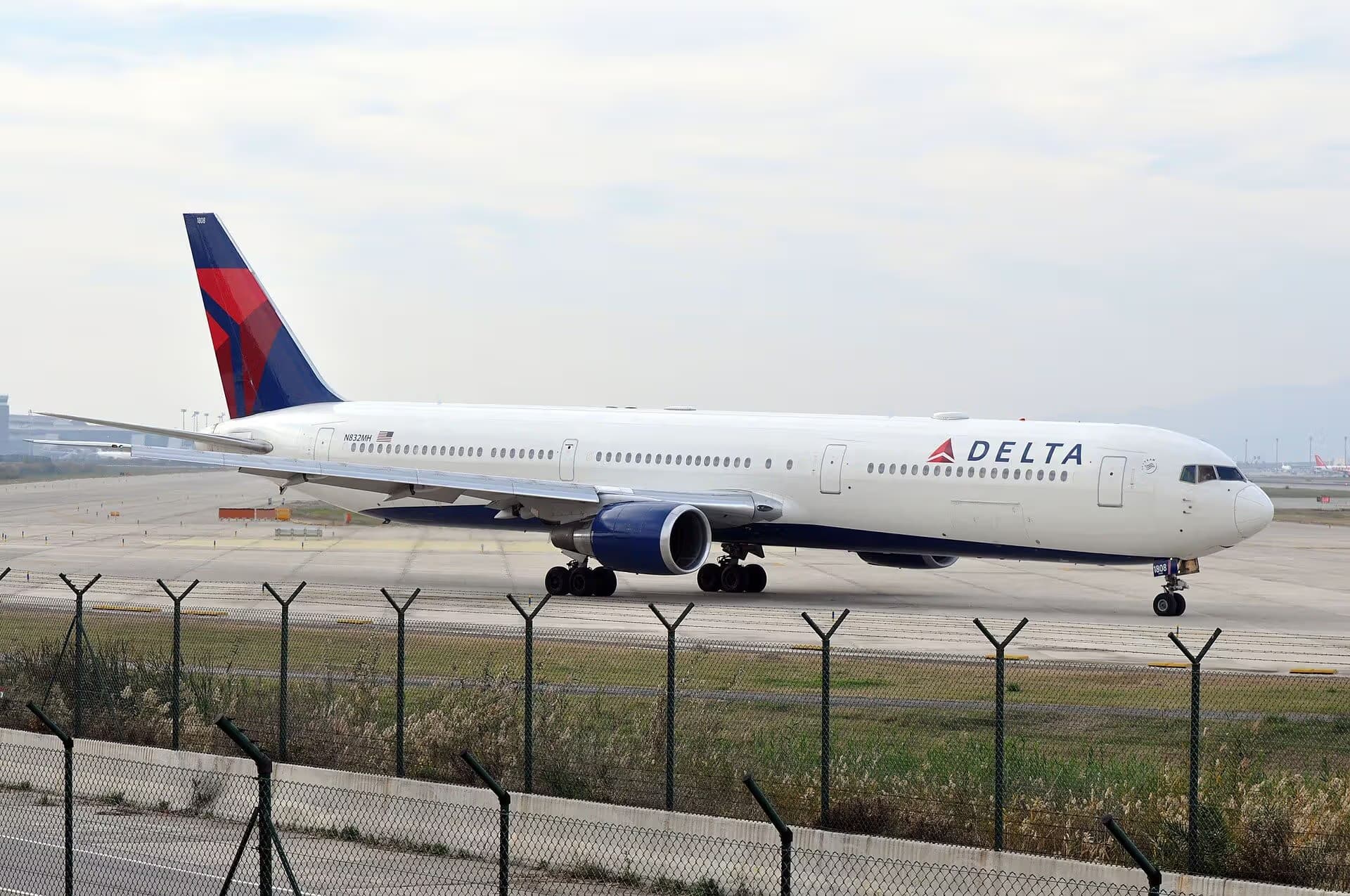 N832MH — Boeing