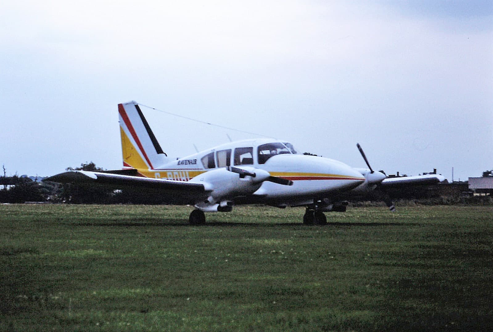 G-BDHL — Twin-engine aircraft