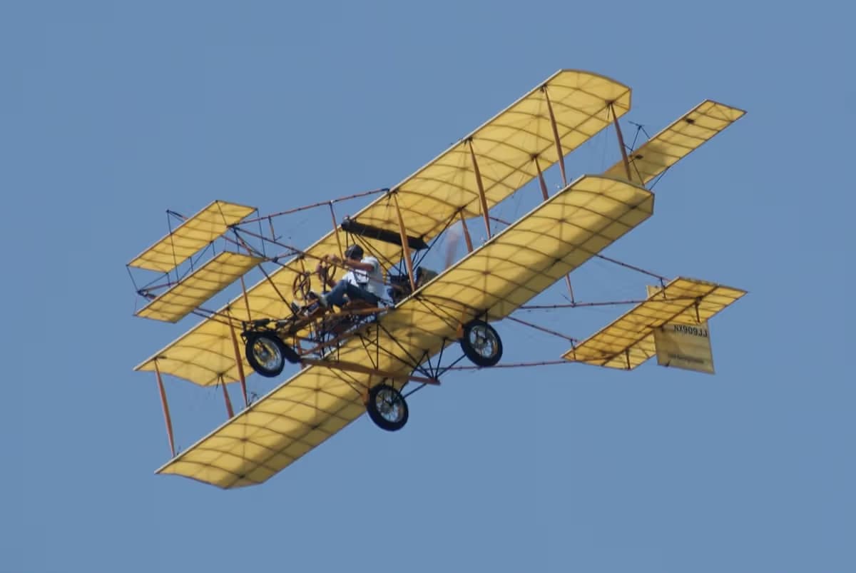 Unidentified — Aircraft