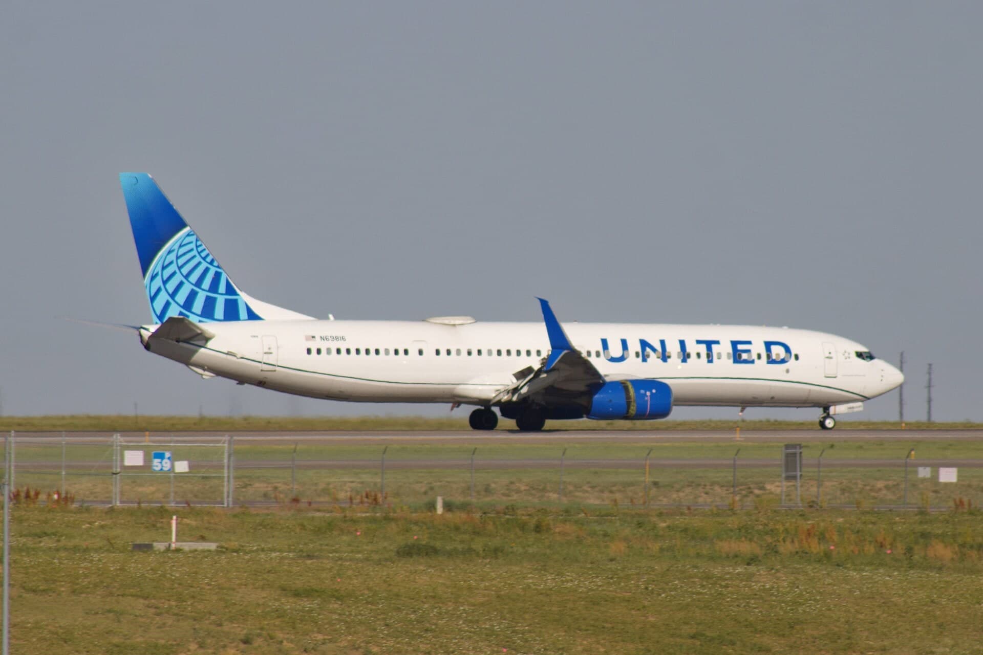 N69816 — Twin-engine aircraft