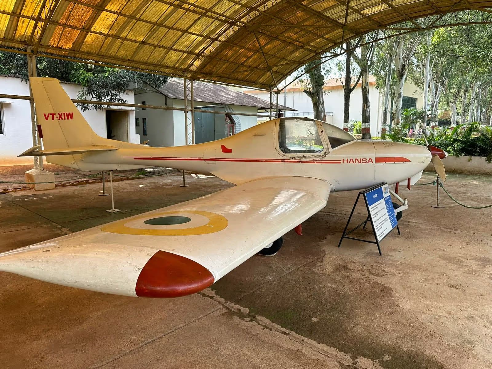 VT-XIW — Single-engine aircraft