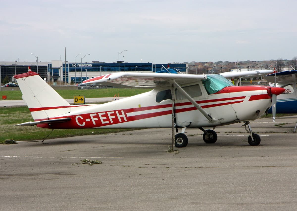 C-FEFH — Cessna