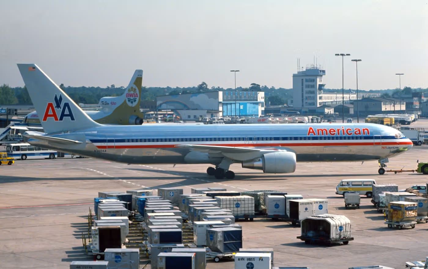N360AA — Boeing
