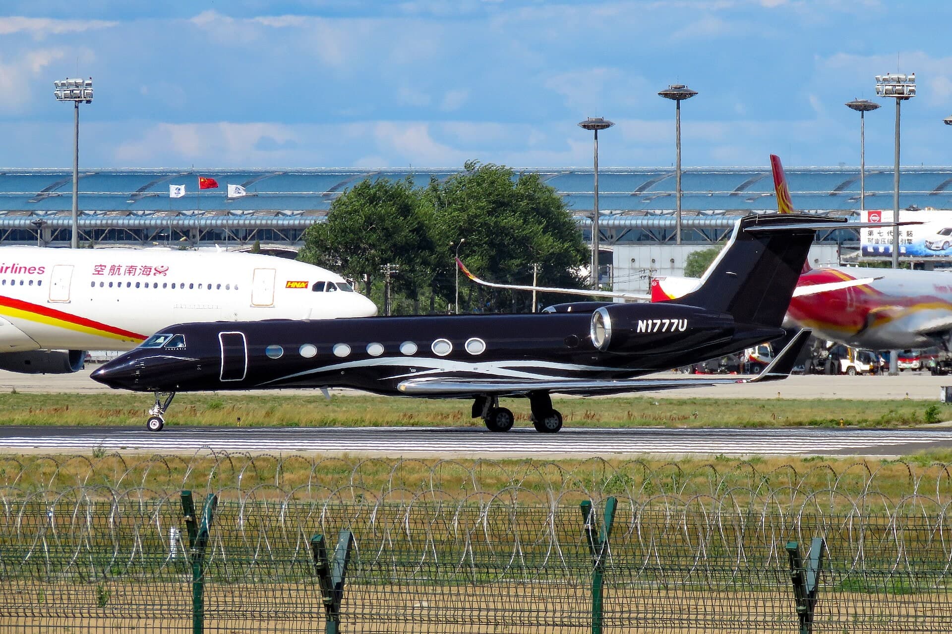 N1777U — Business jet