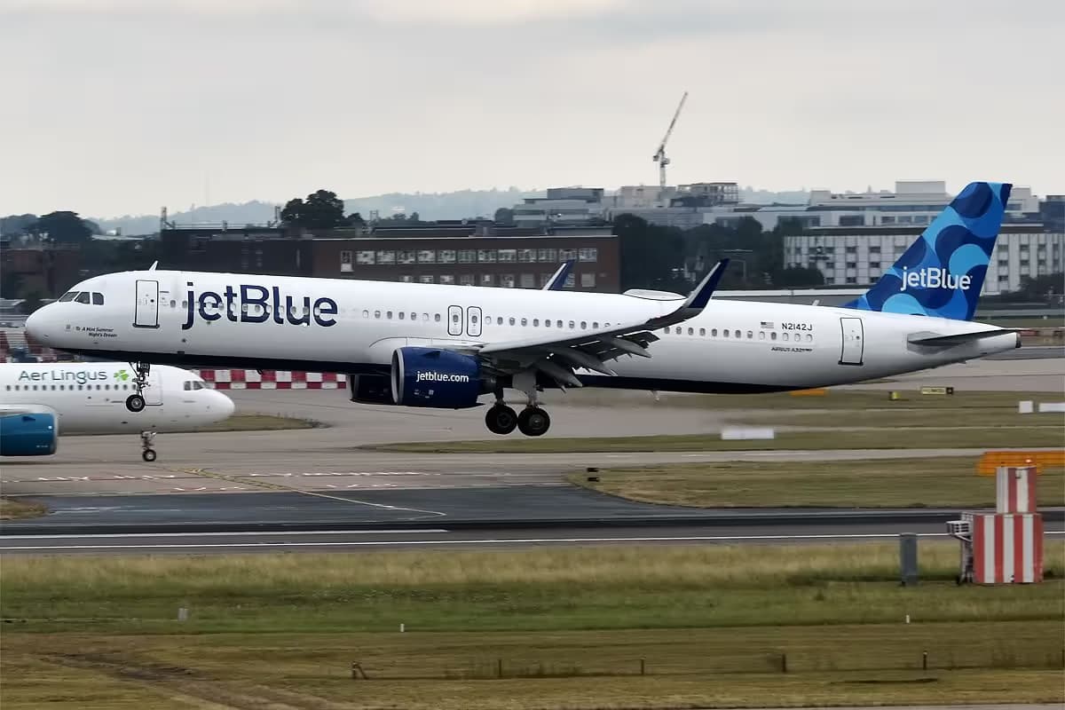 N2142J — Airbus