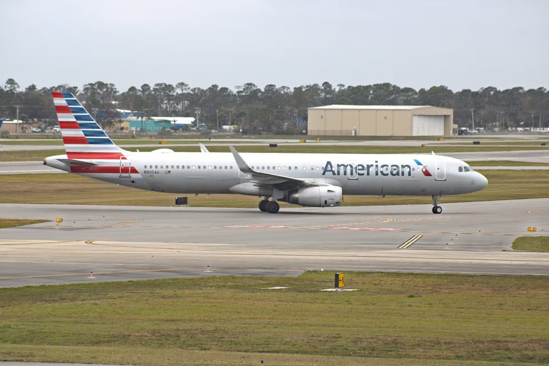 N905AU — Airbus