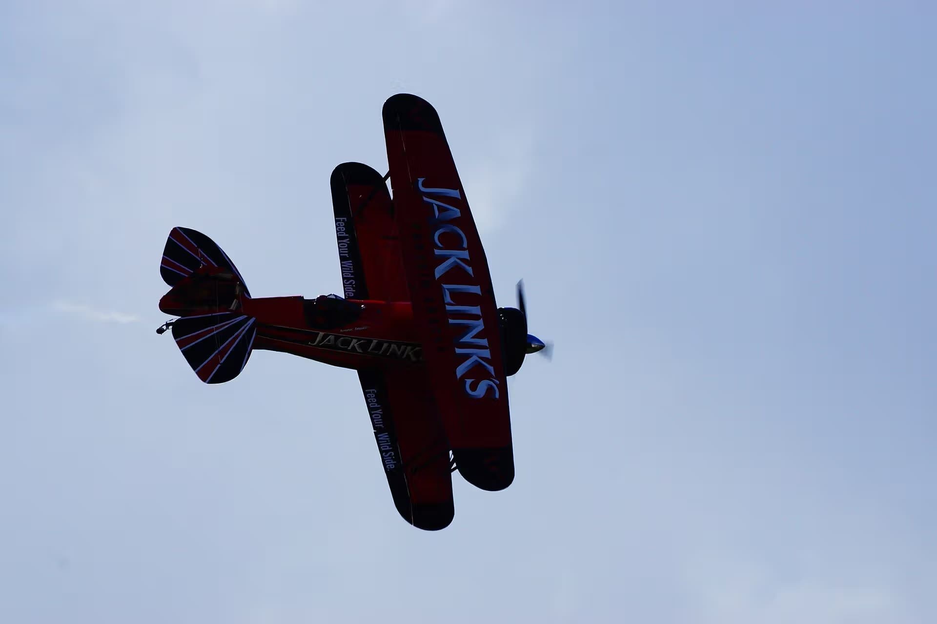Unidentified — Single-engine aircraft