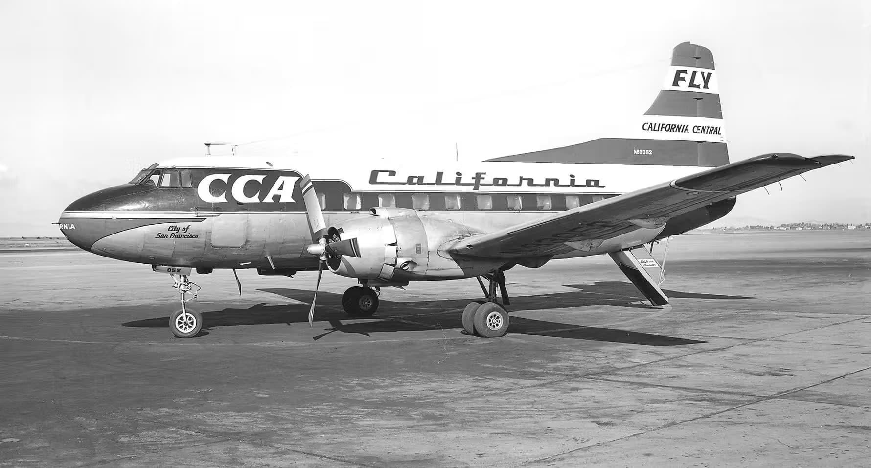 N93052 — Twin-engine aircraft
