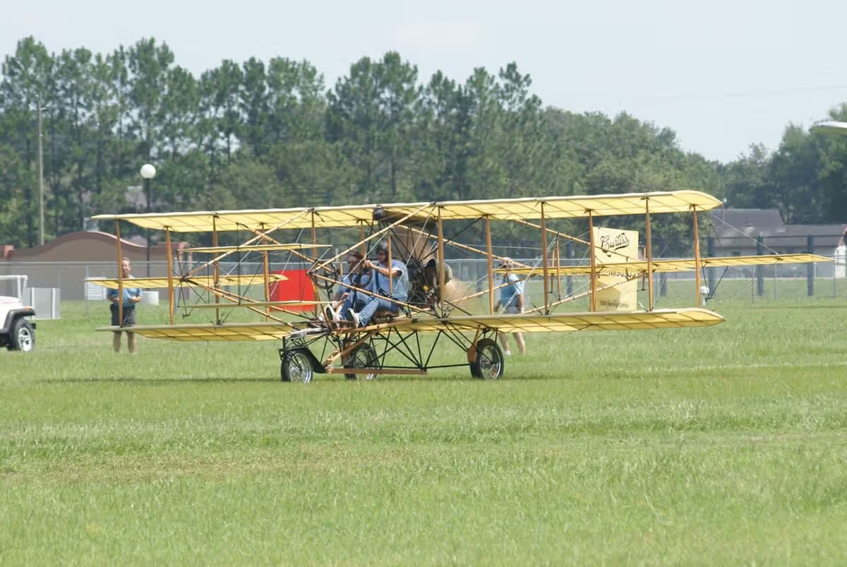 Unidentified — Aircraft