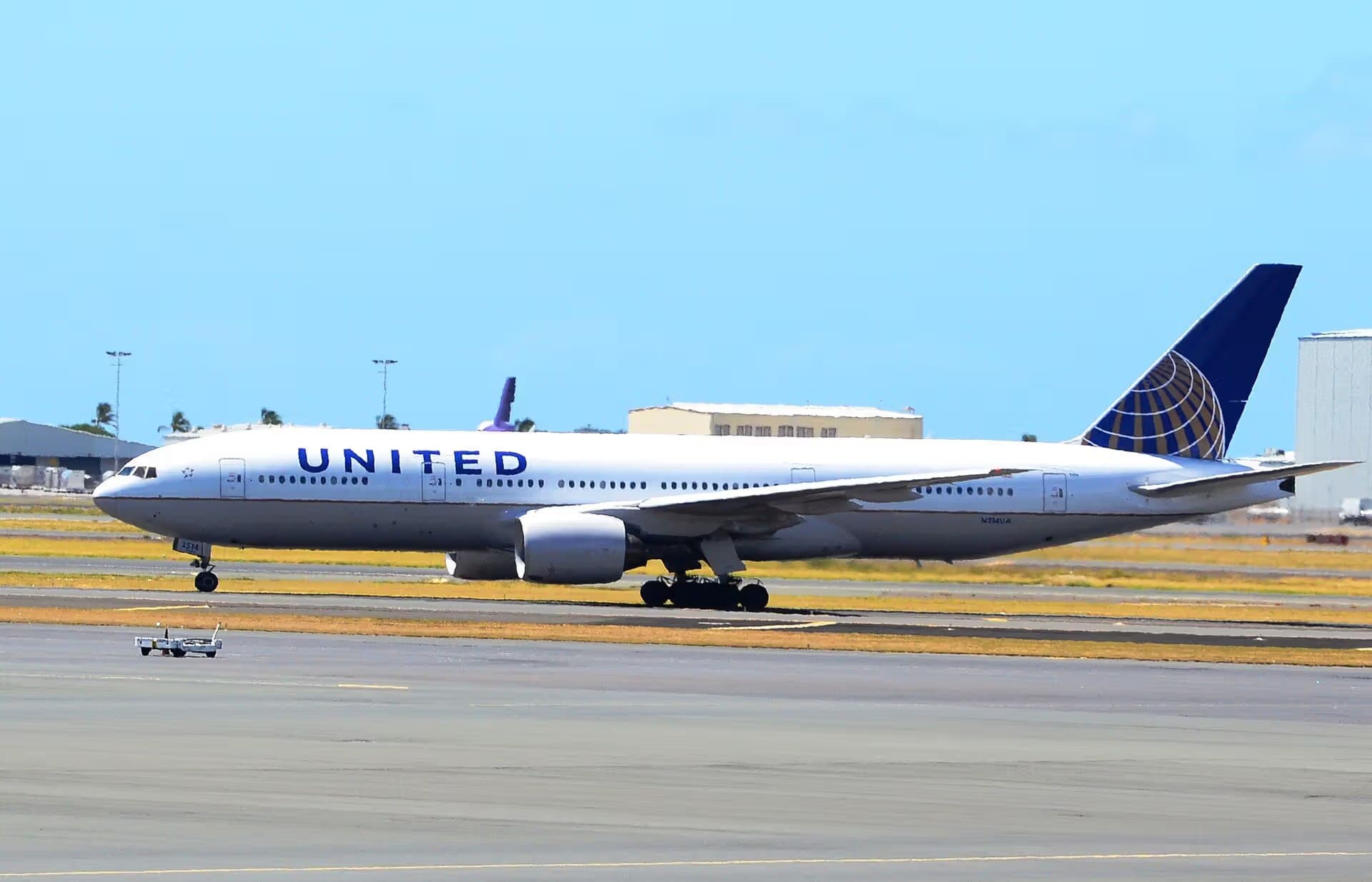 N214UA — Boeing