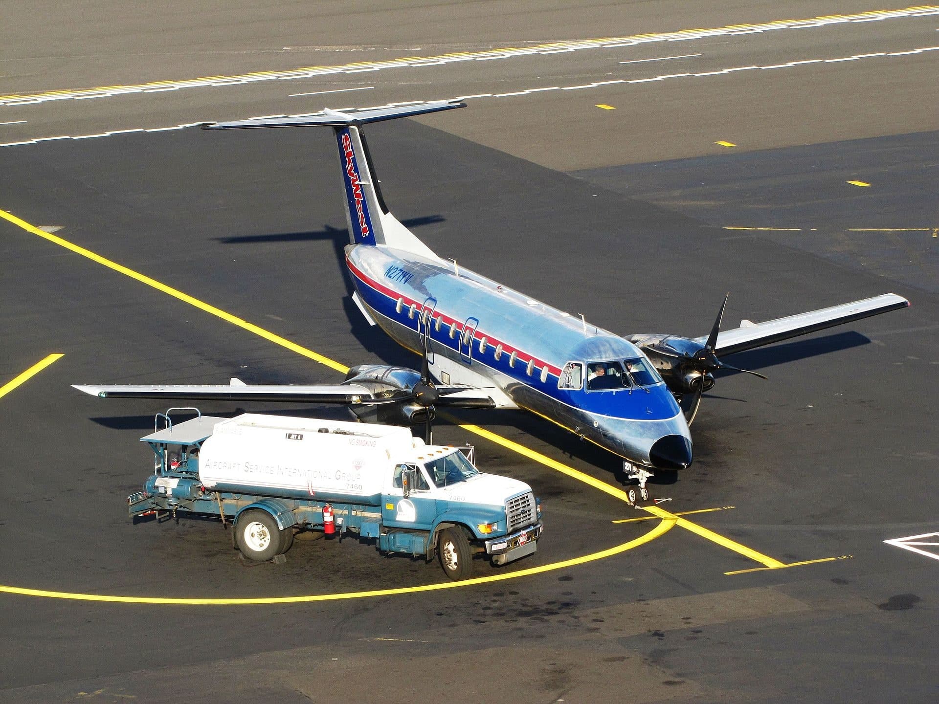 N271YV — Embraer