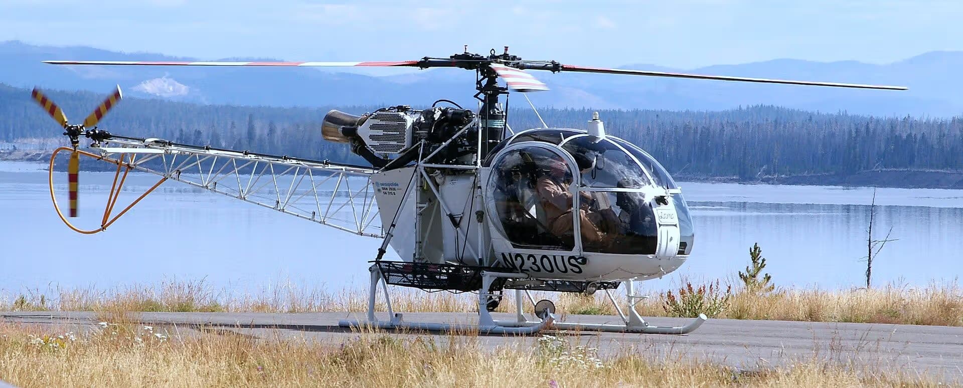 N230US — Helicopter