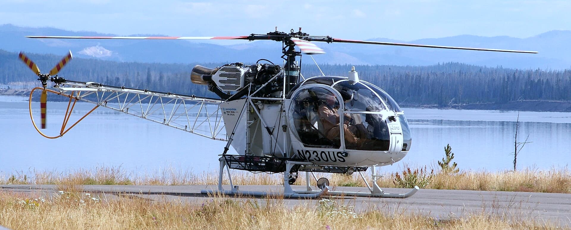 N230US — Helicopter
