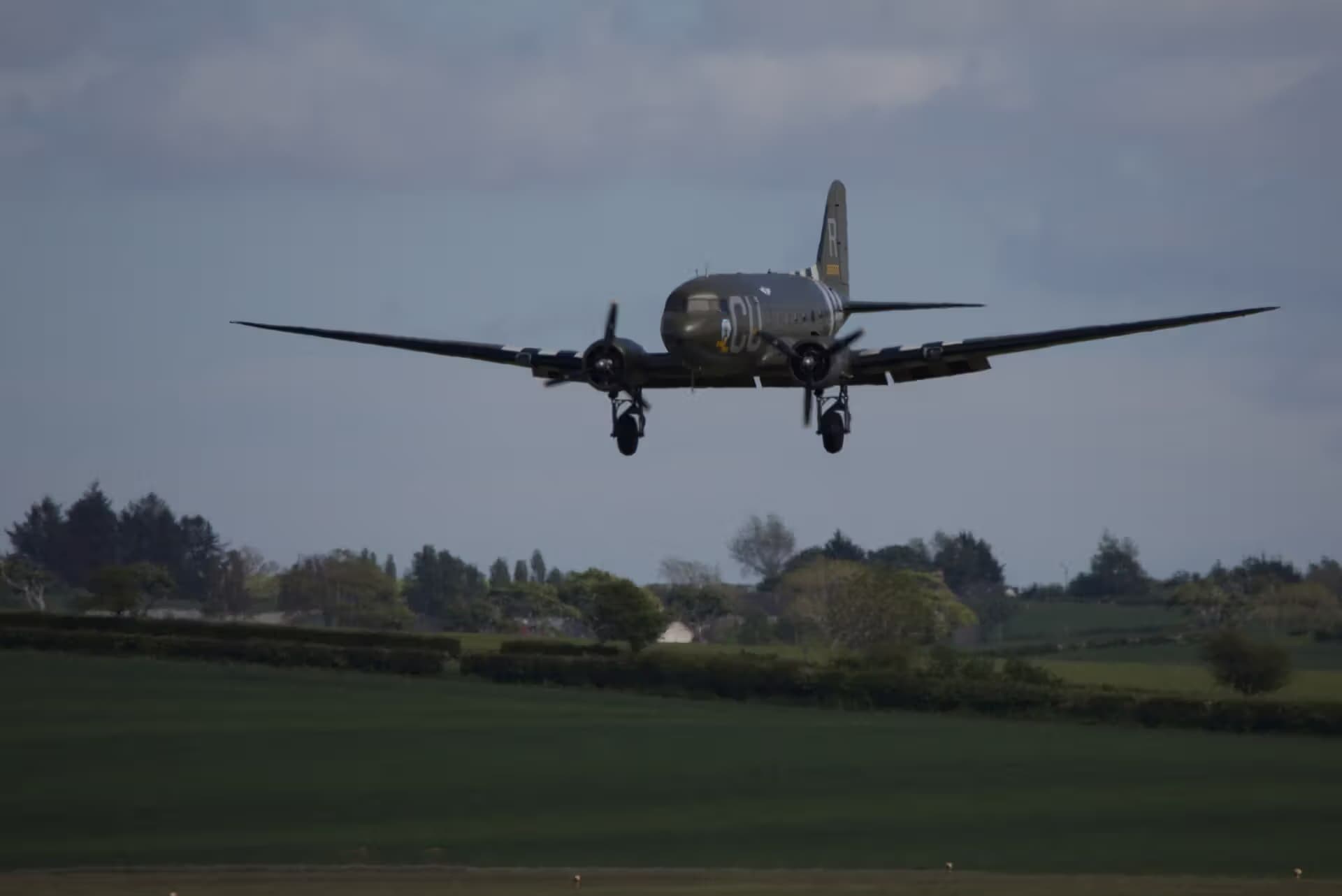 N45366 — Twin-engine aircraft