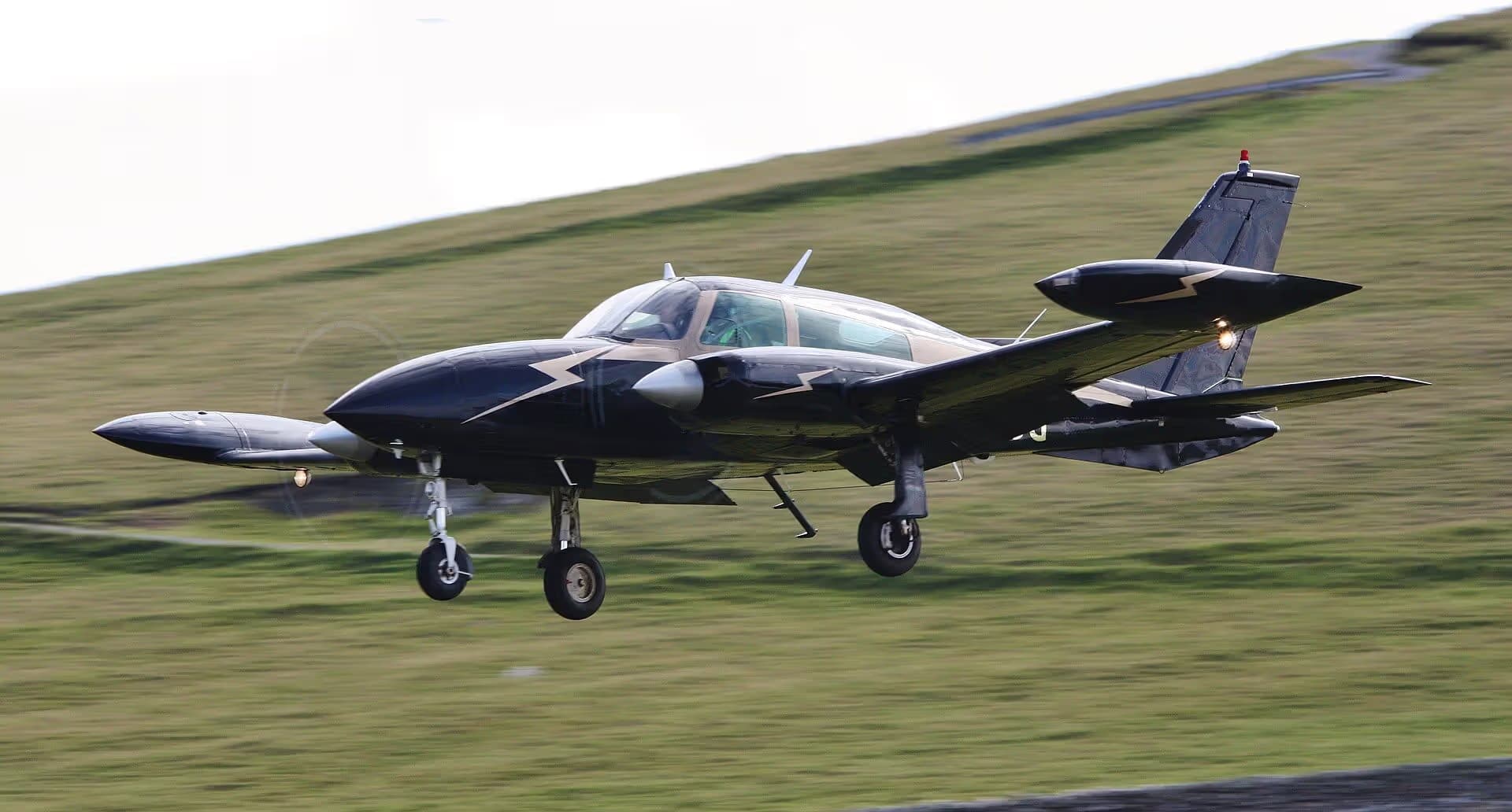 N1909G — Twin-engine aircraft