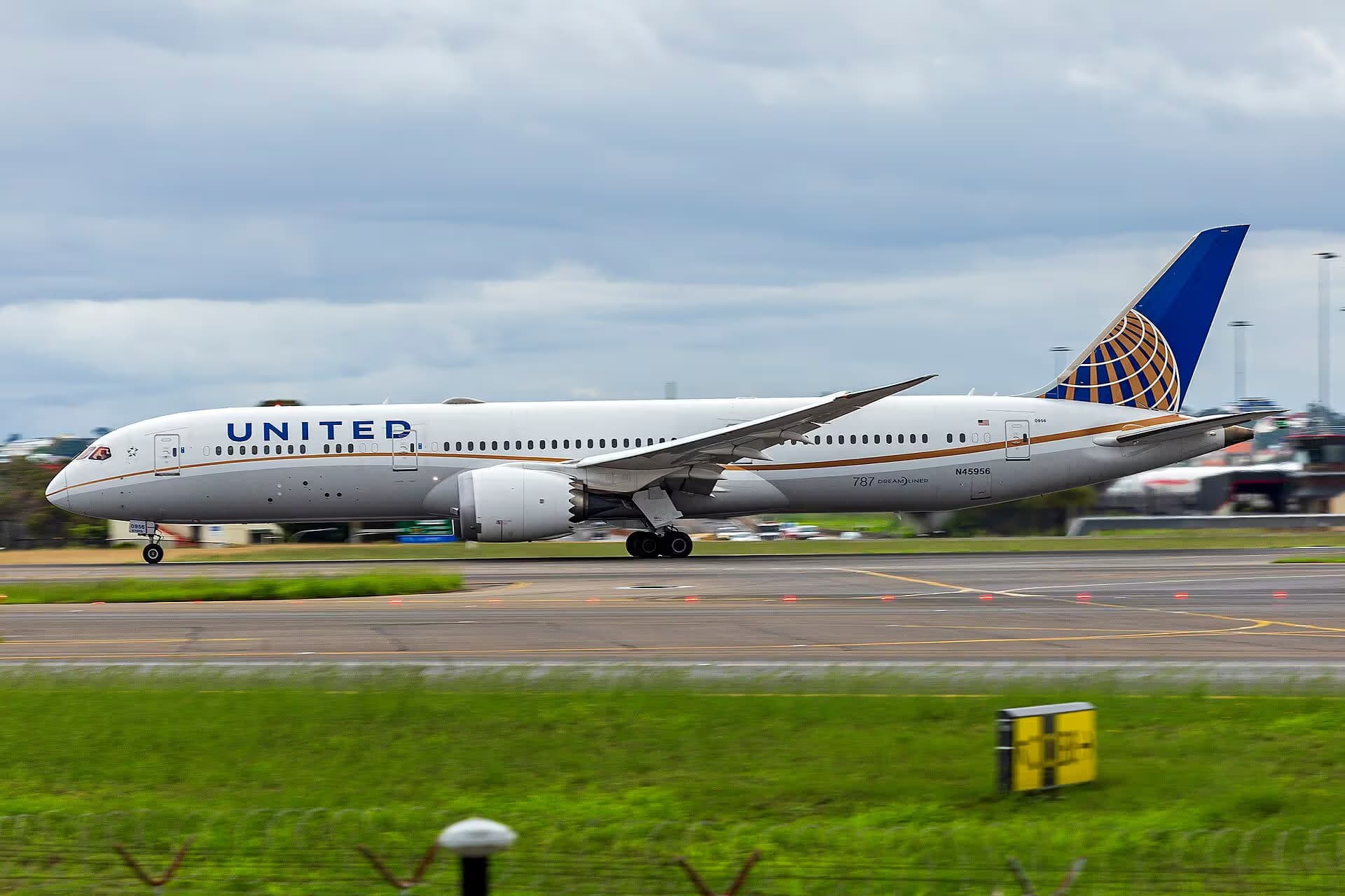 N45956 — Twin-engine aircraft