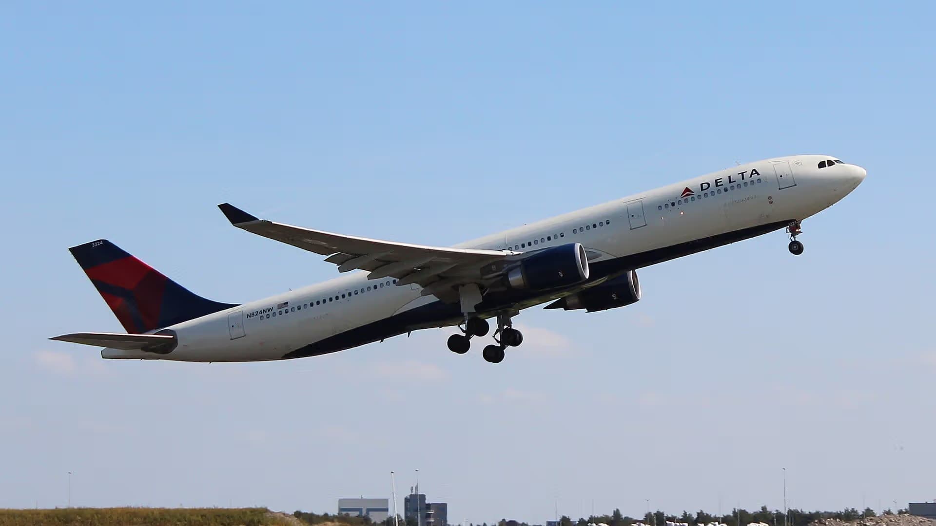 N824NW — Airbus