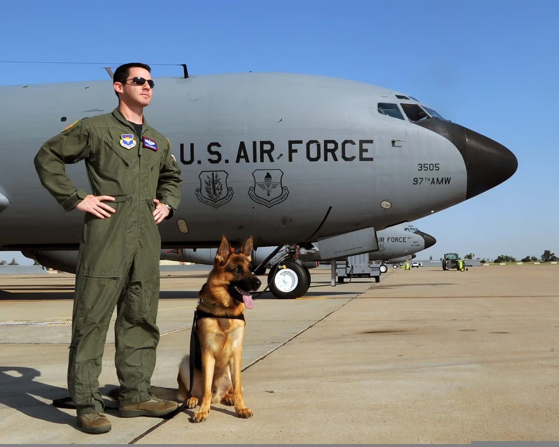 Unidentified — Aircraft at Altus Air Force Base