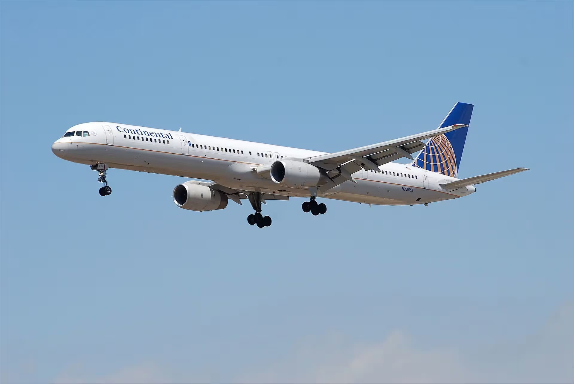 N75858 — Boeing