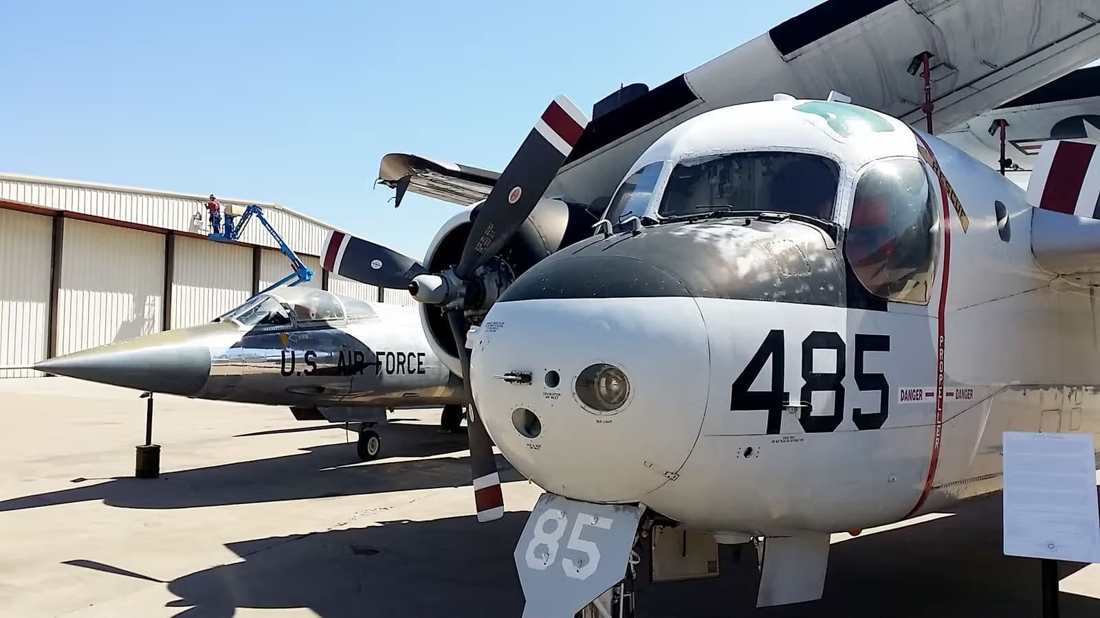 N37AM — Twin-engine aircraft