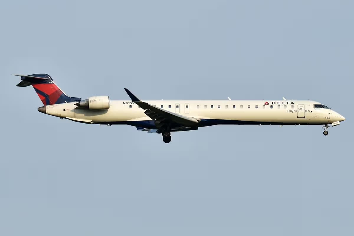 N915XJ — Bombardier