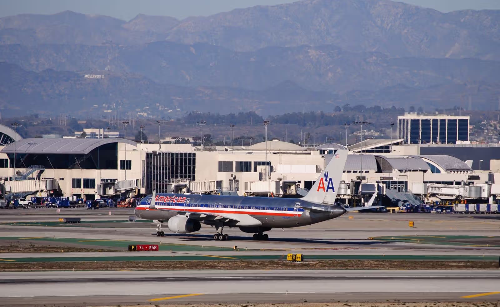 N688AA — Boeing