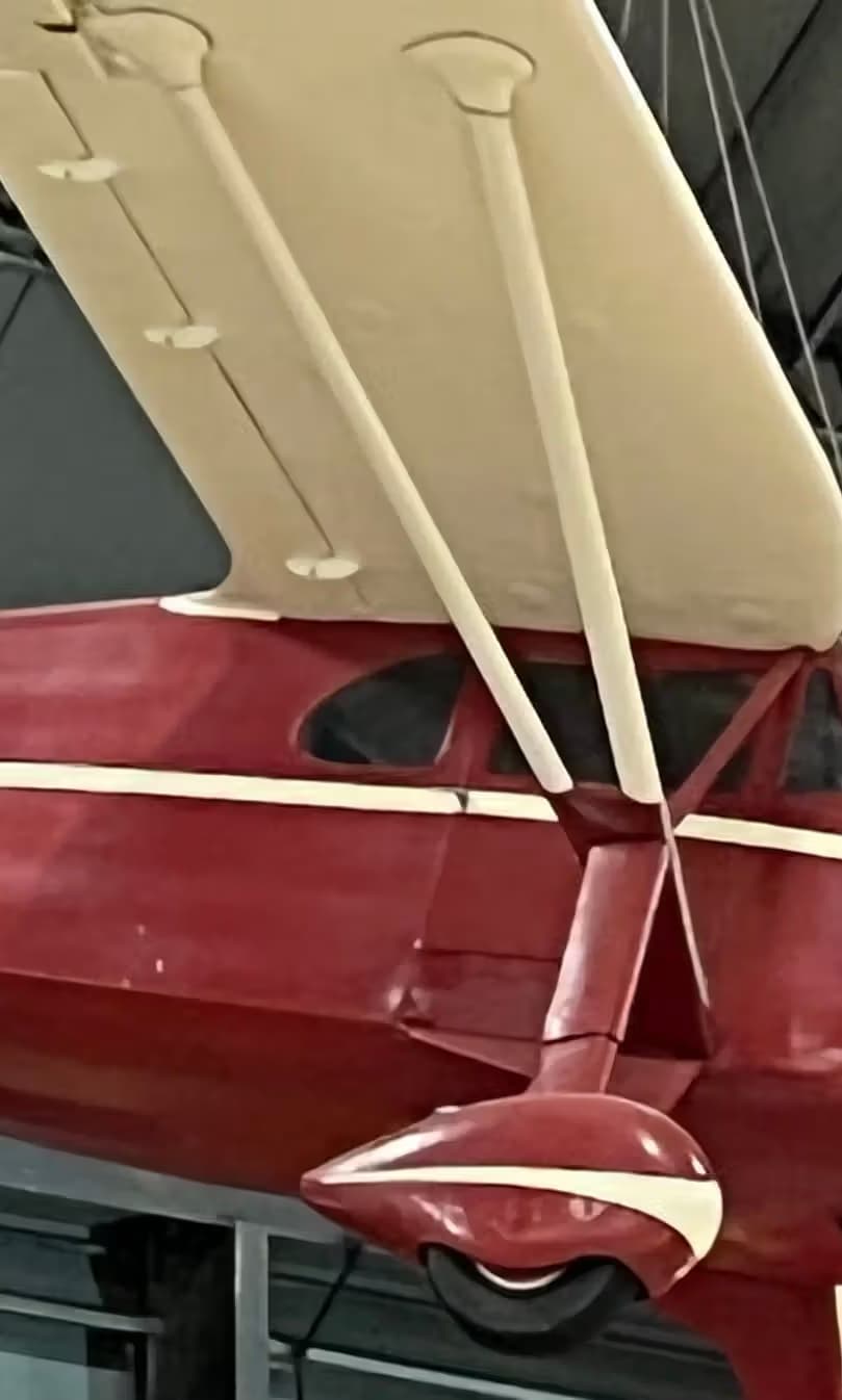 Unidentified — Single-engine aircraft