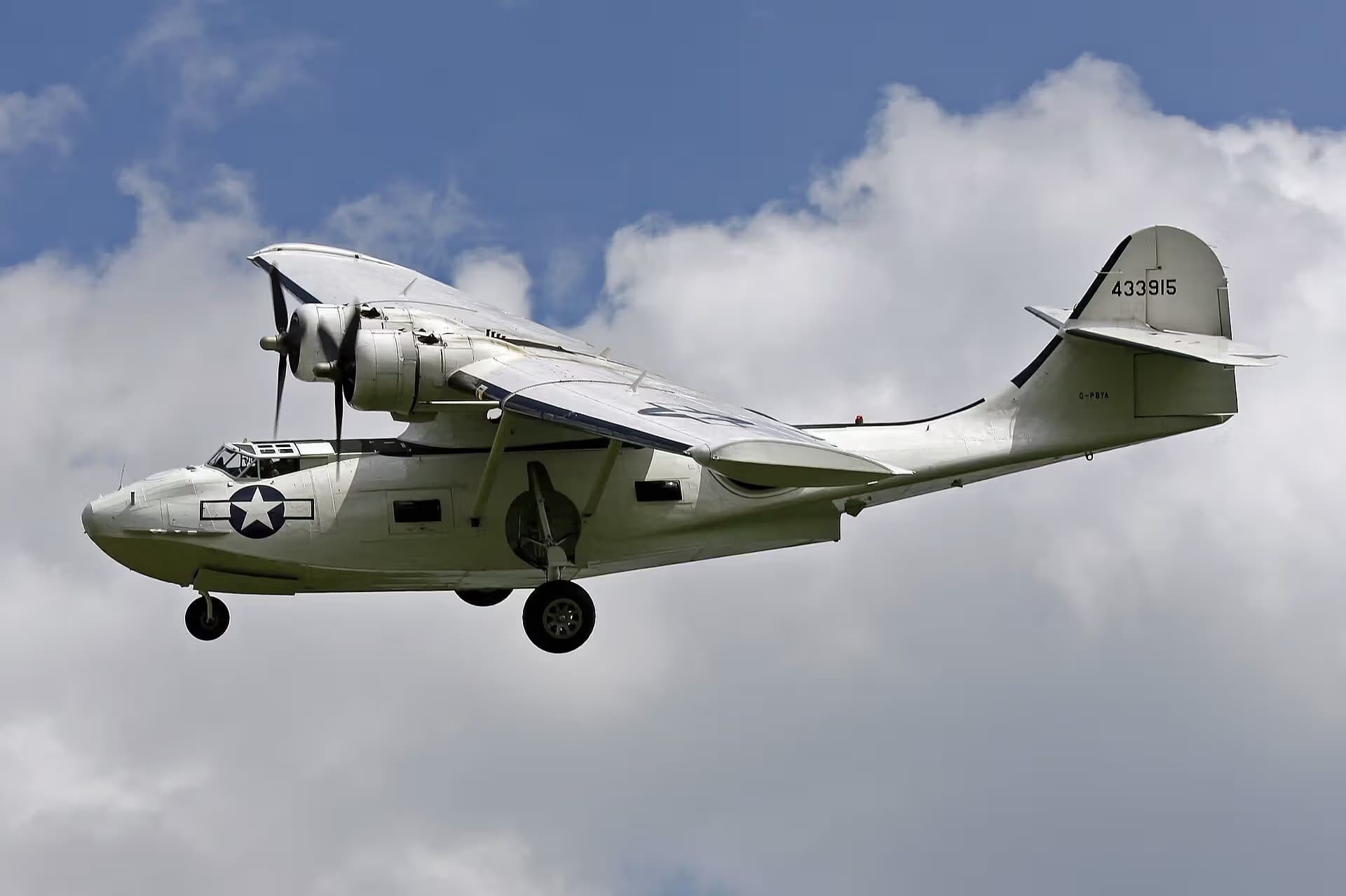 Unidentified — Twin-engine aircraft