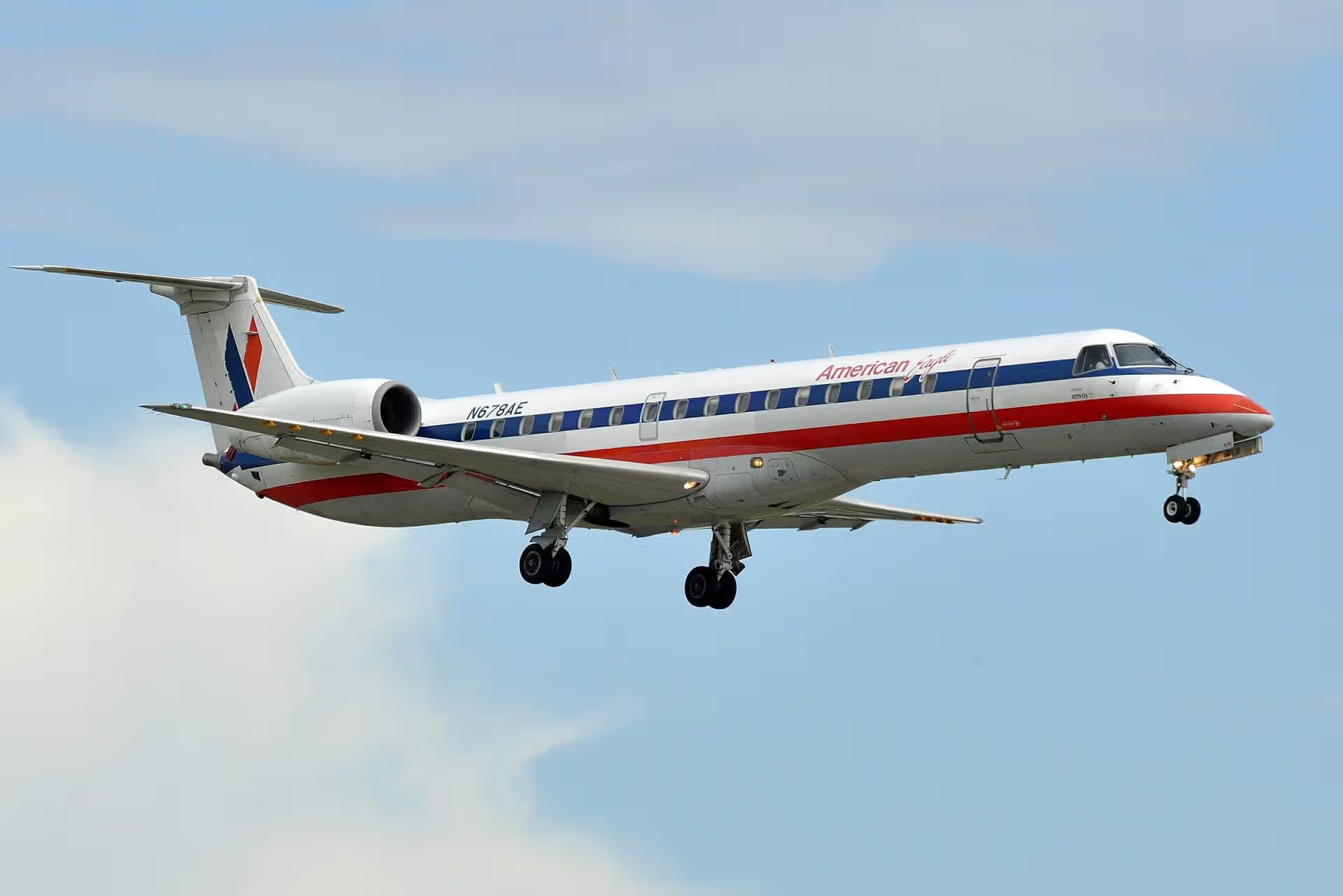 N678AE — Embraer