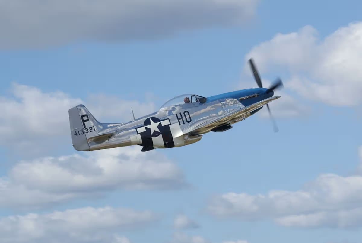 Unidentified — Single-engine aircraft