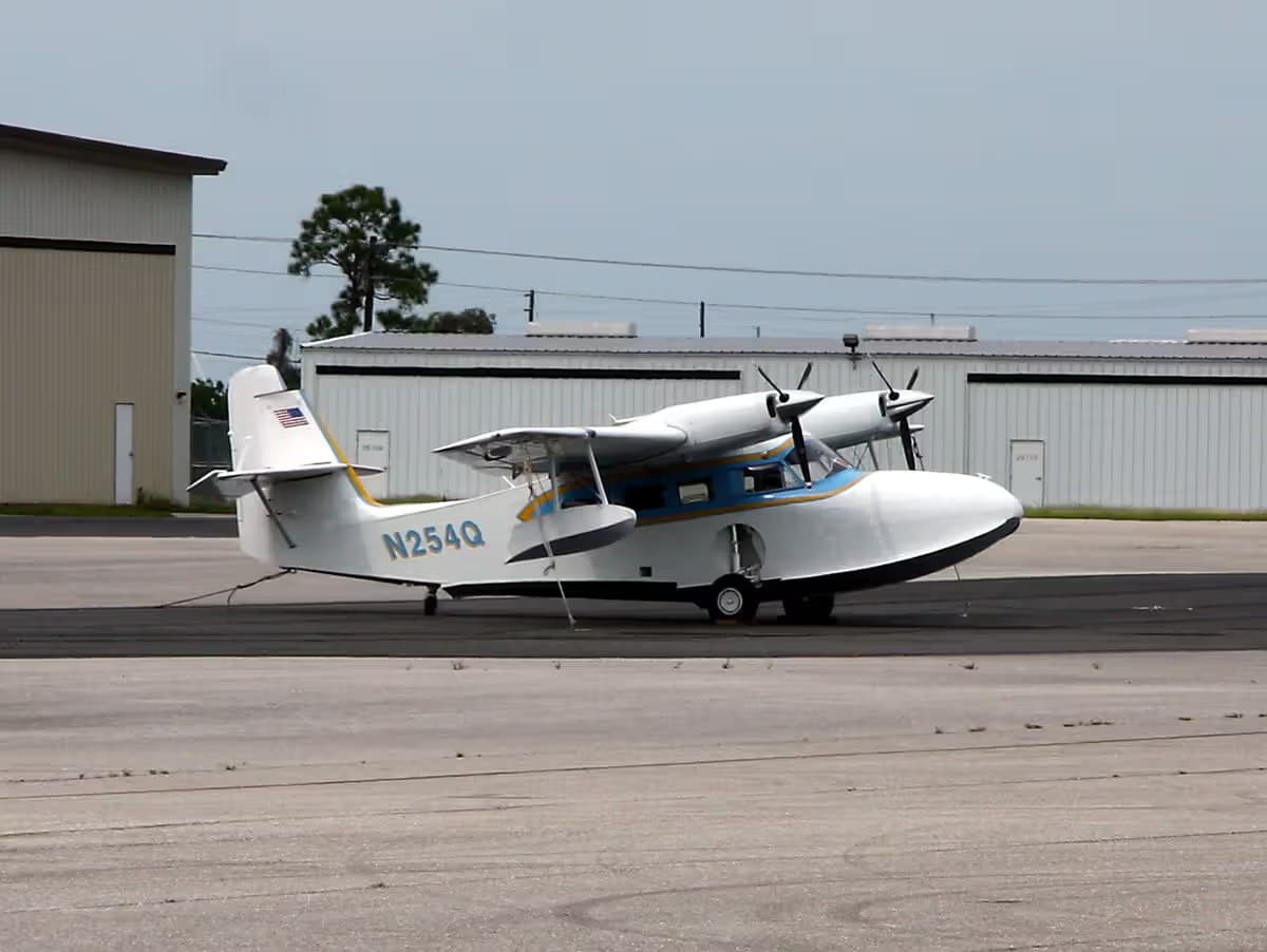 N254Q — Twin-engine aircraft