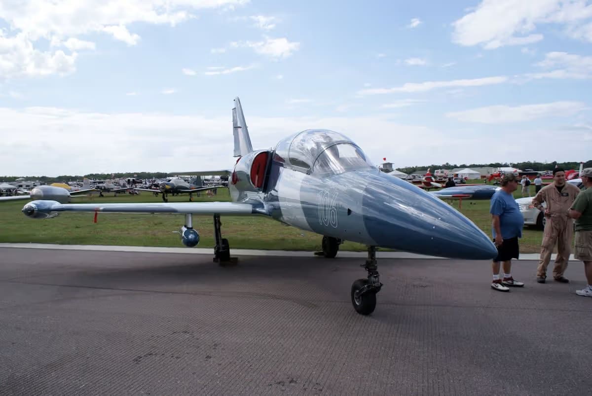 Unidentified — Warbird