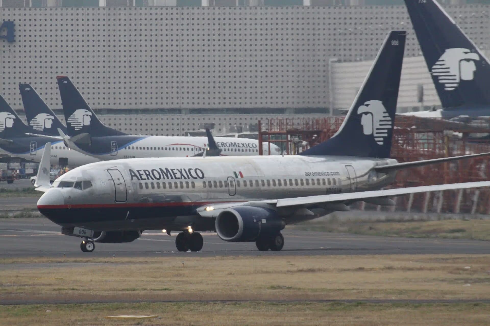 N908AM — Twin-engine aircraft