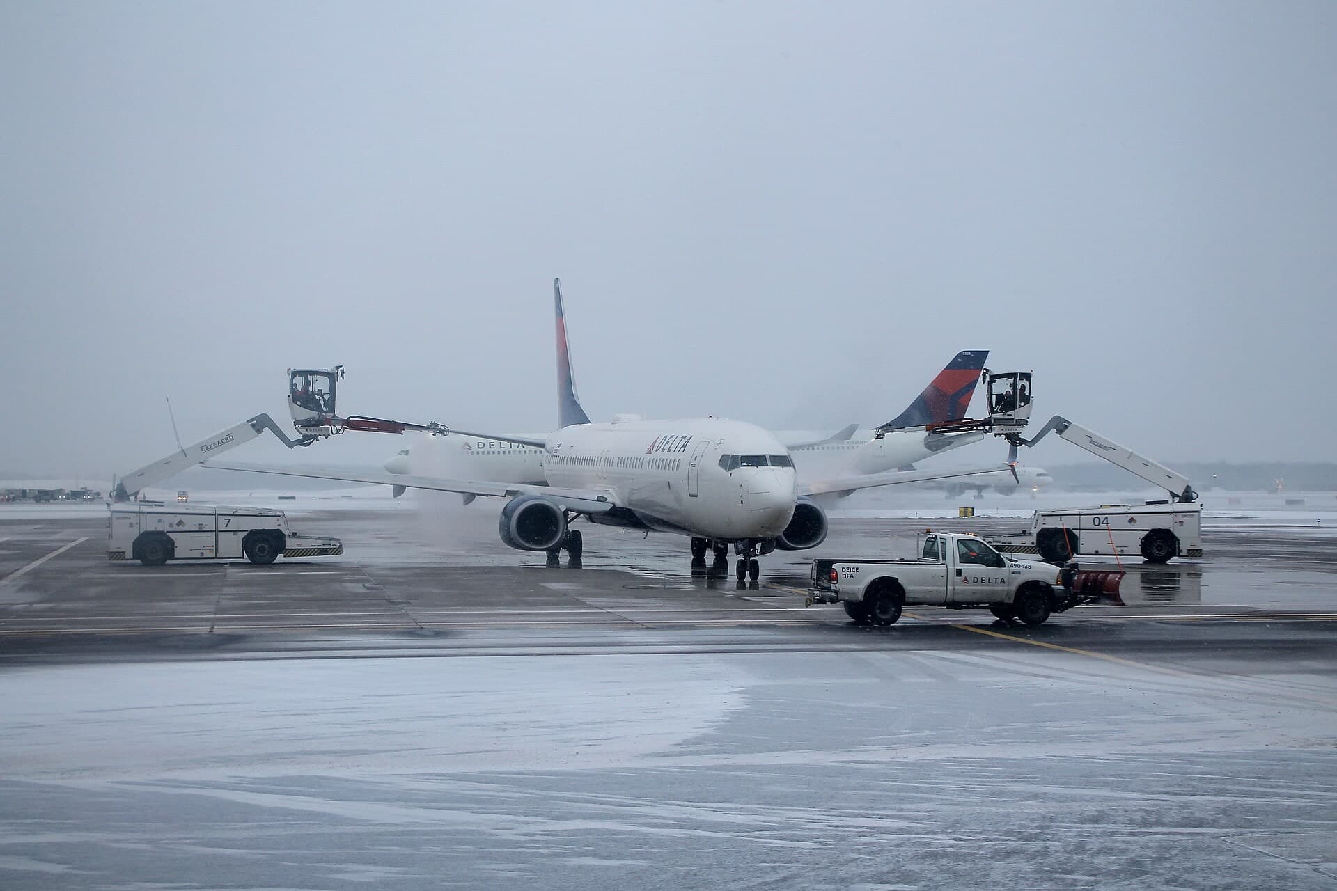 N896DN — Twin-engine aircraft