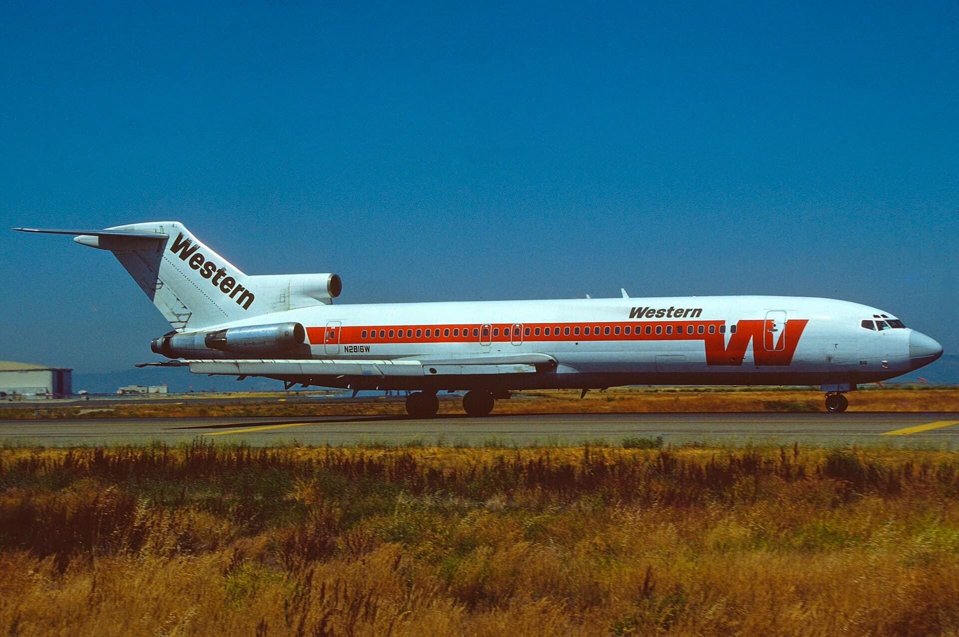 N2816W — Boeing