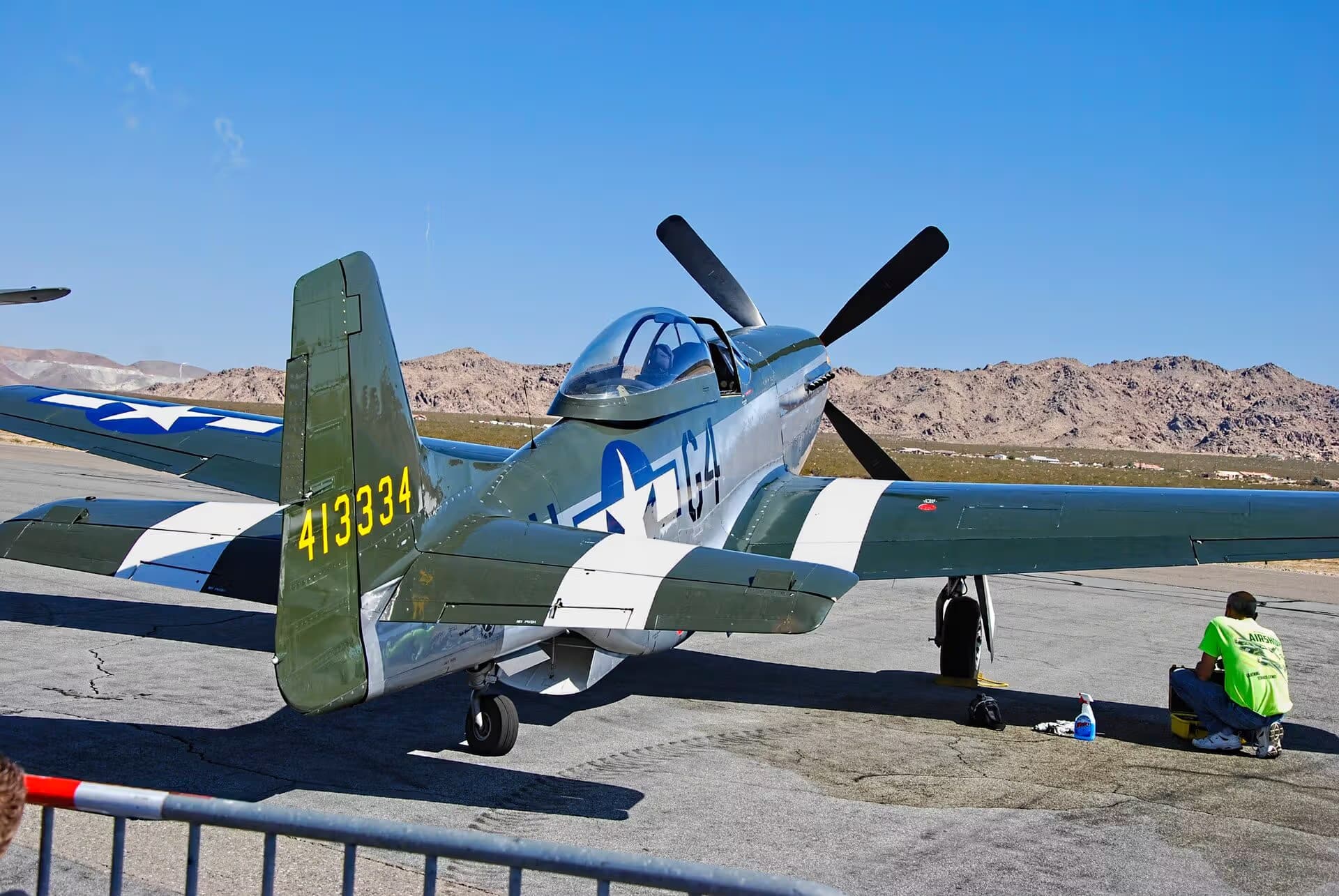 Unidentified — Single-engine aircraft