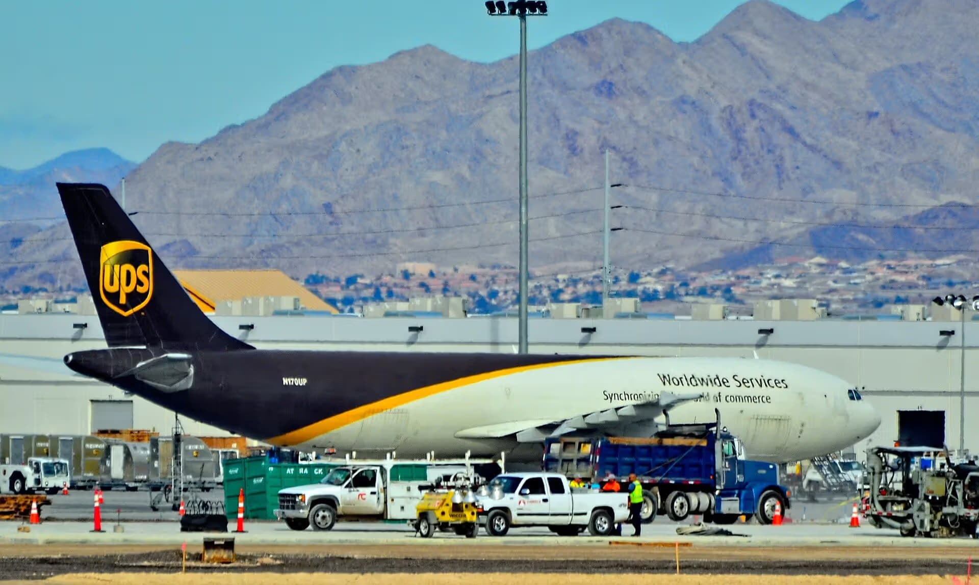 N170UP — Twin-engine aircraft
