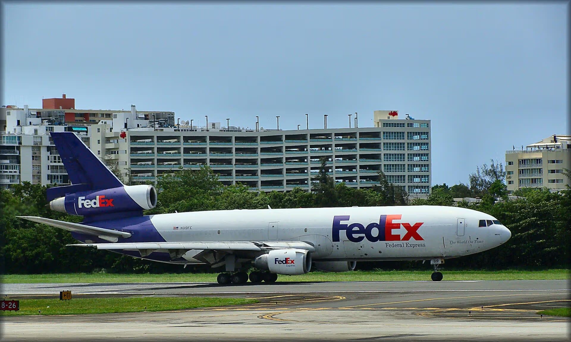 N319FE — Douglas