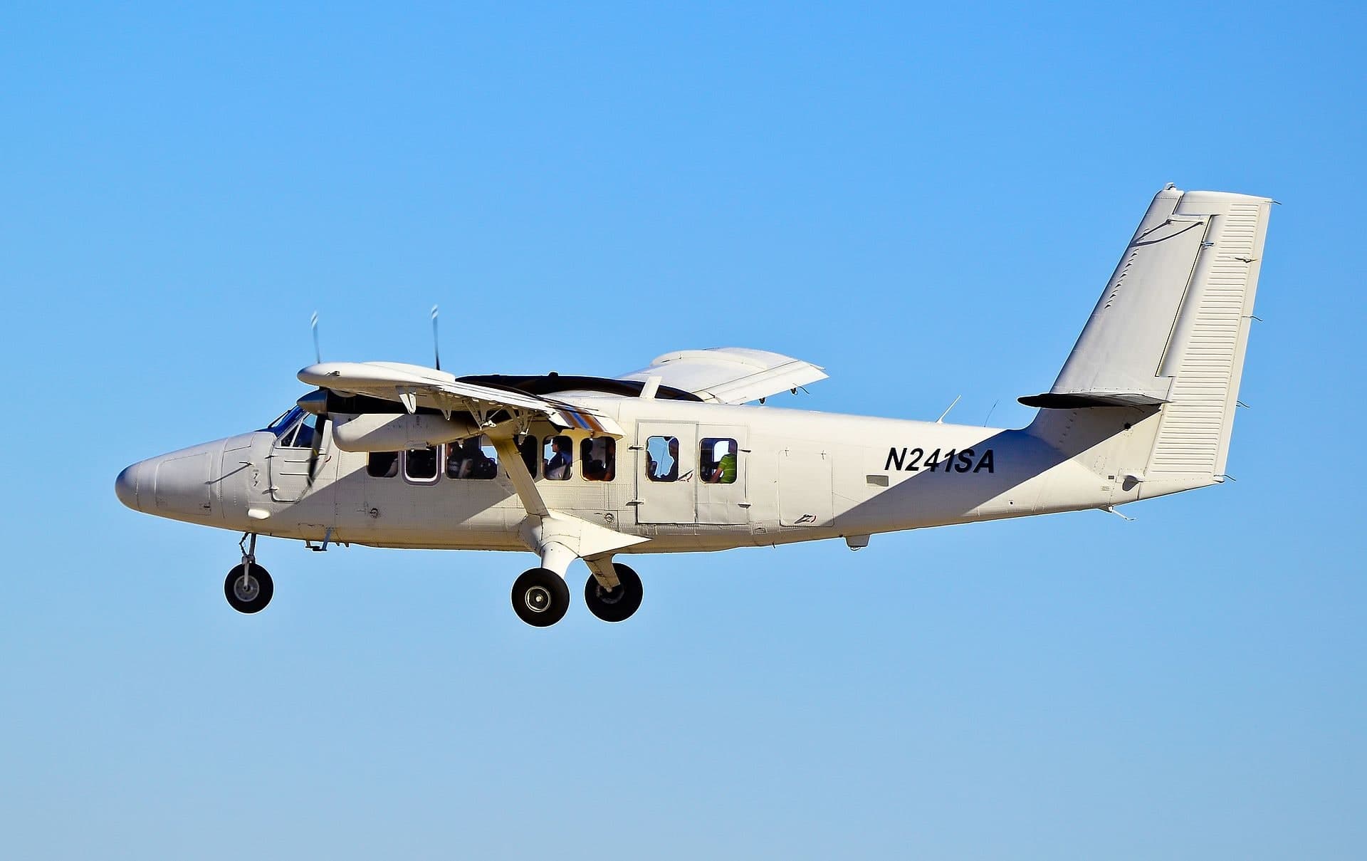N241SA — De Havilland