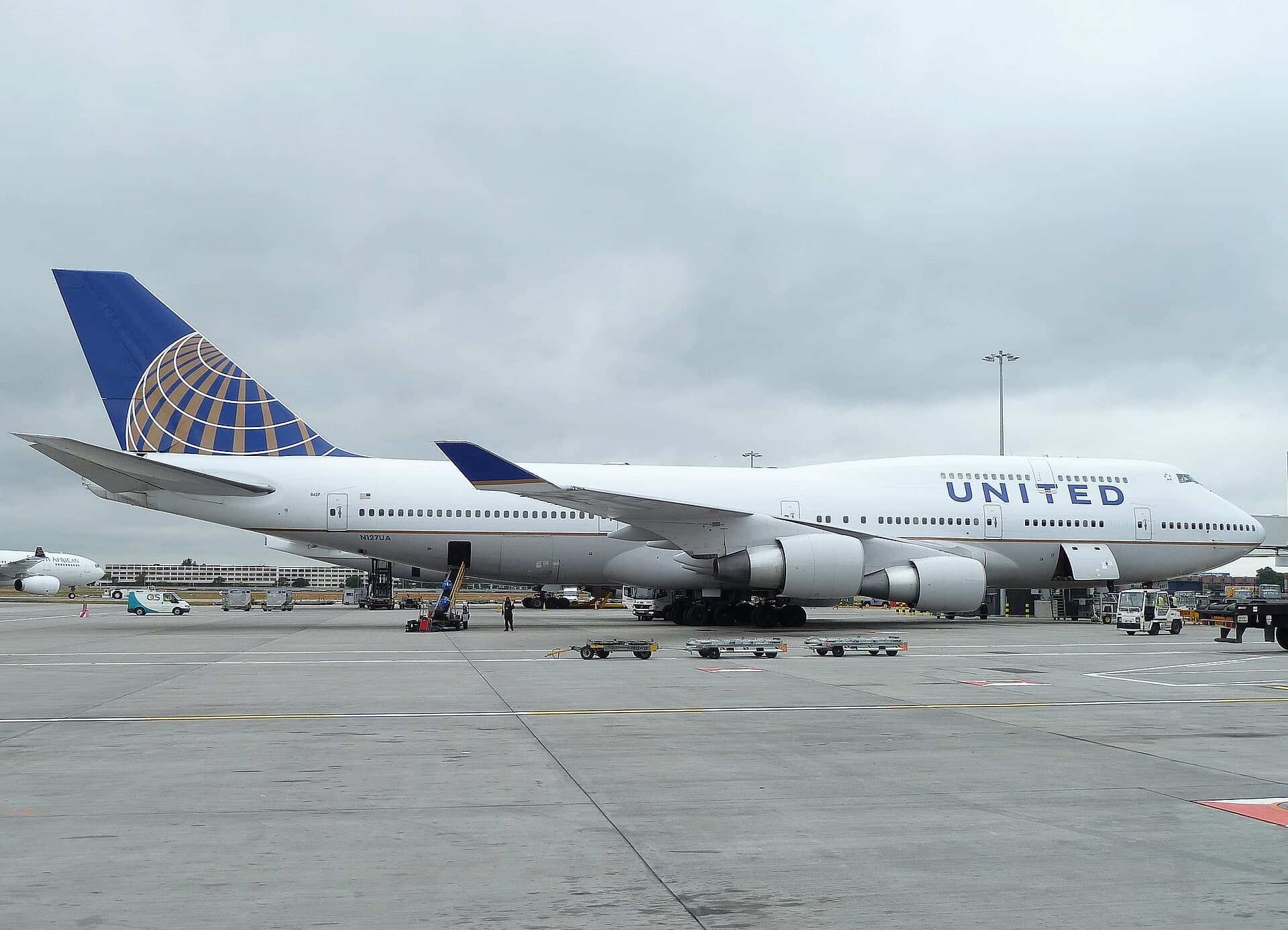 N127UA — Boeing