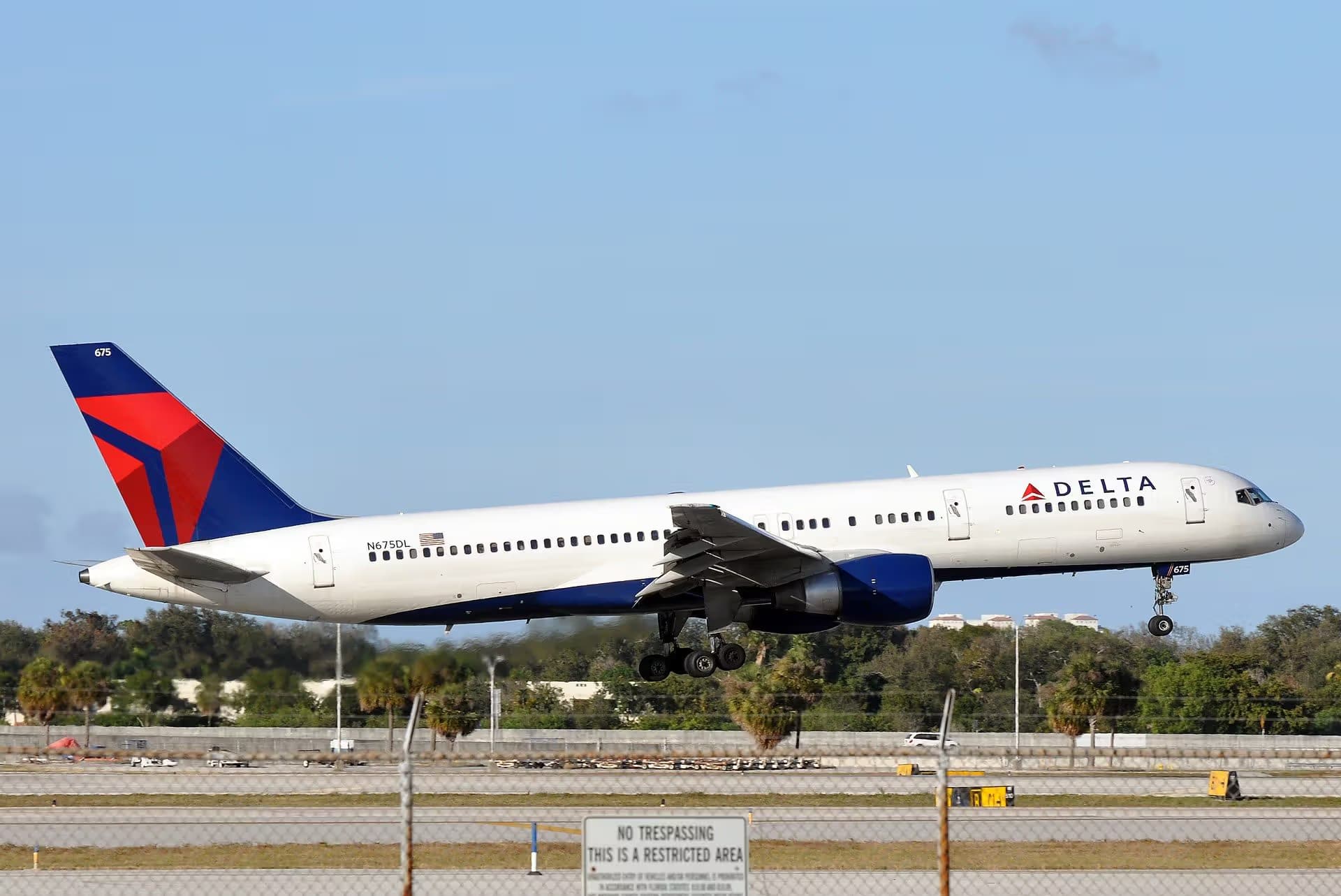 N675DL — Boeing