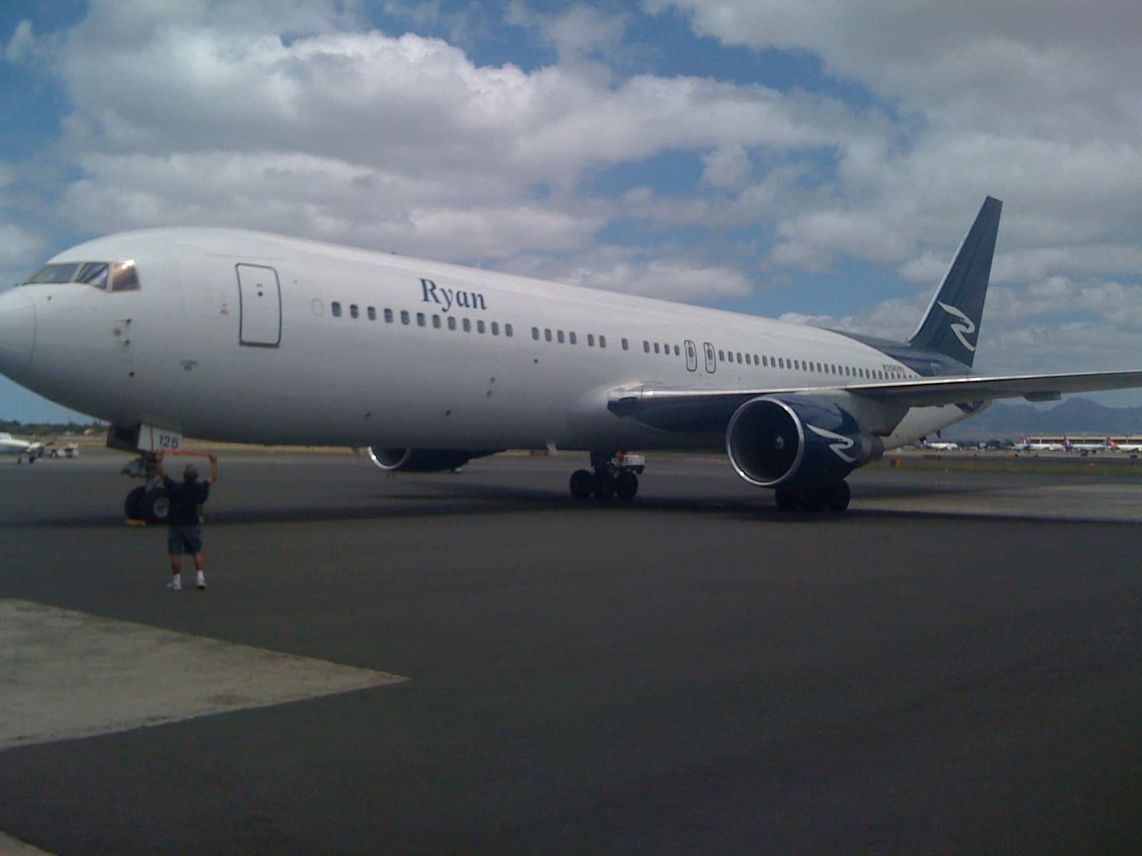 N125RD — Twin-engine aircraft
