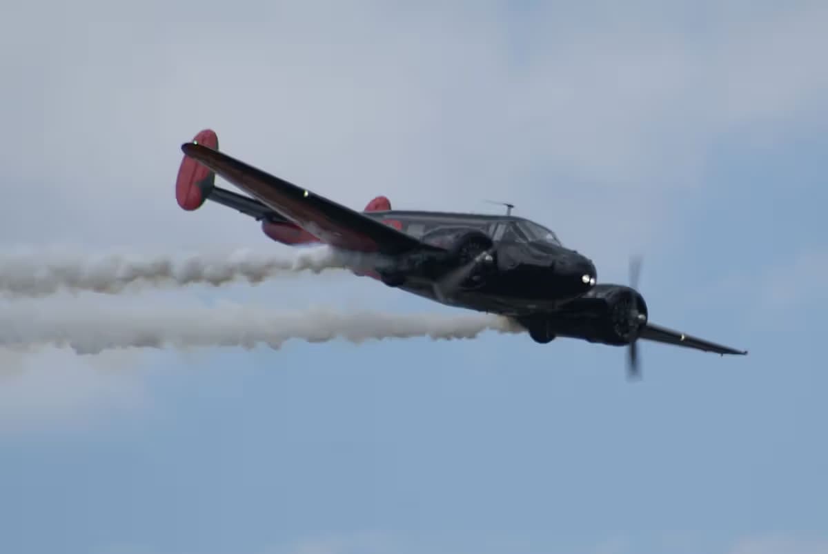 N9109R — Twin-engine aircraft