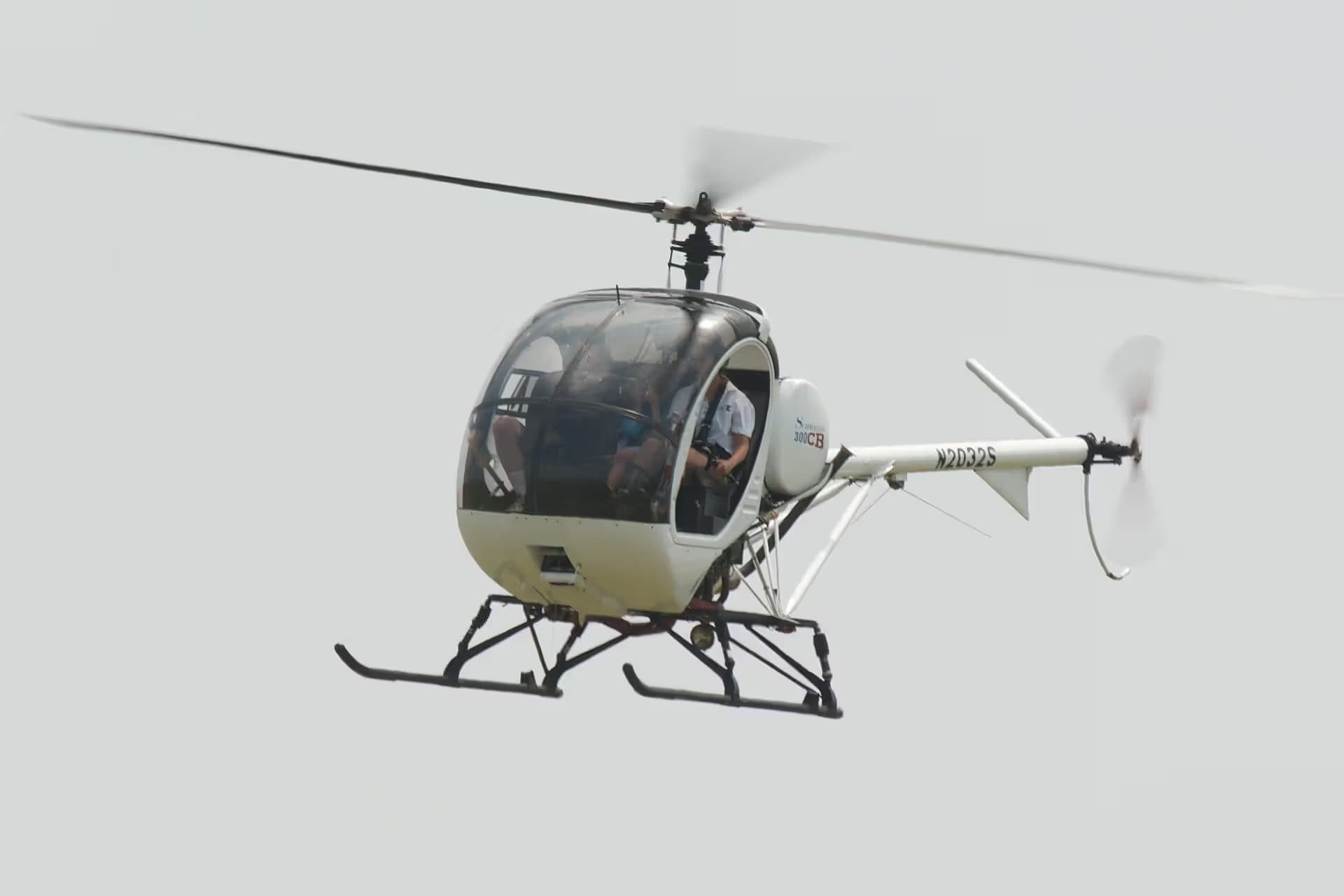 N2032S — Helicopter