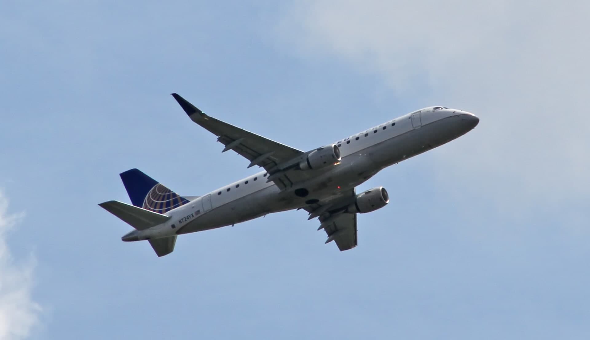 N724YX — Embraer