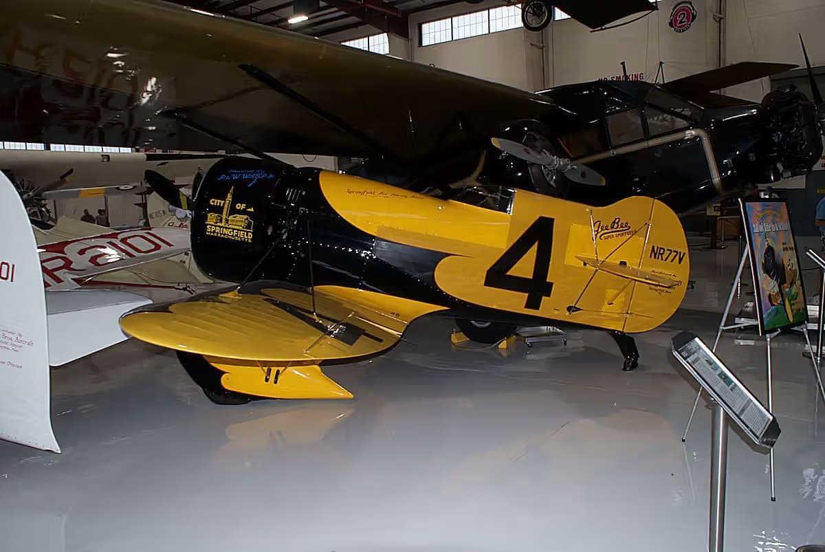 Unidentified — Single-engine aircraft