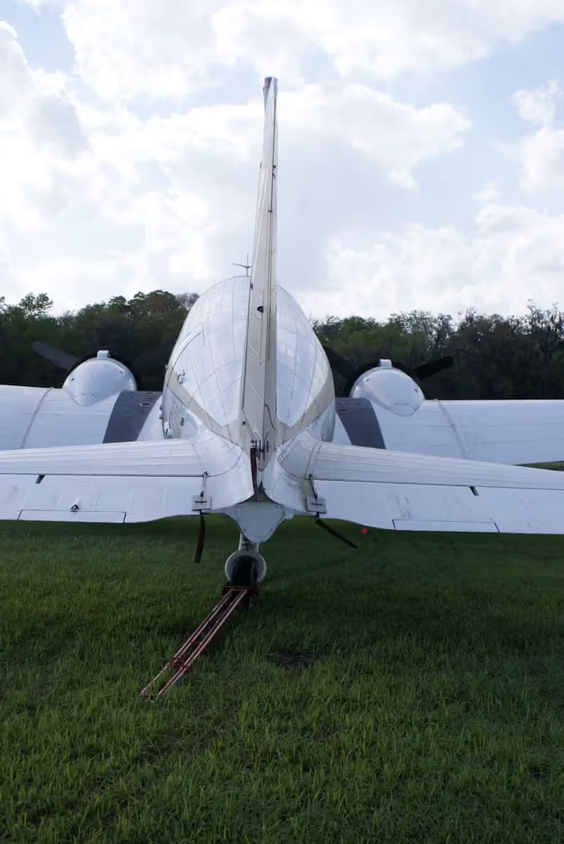 N839M — Twin-engine aircraft