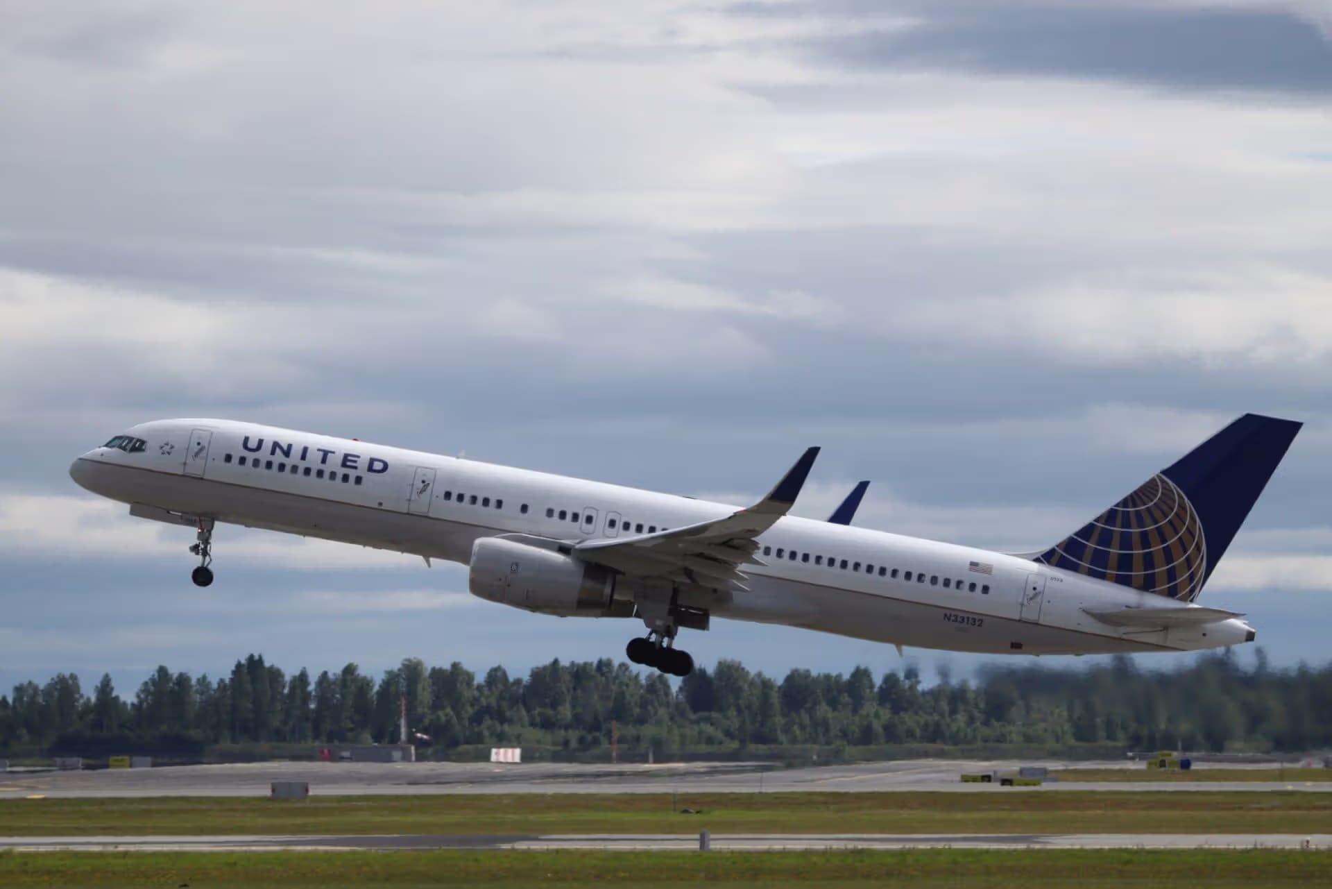 N33132 — Boeing