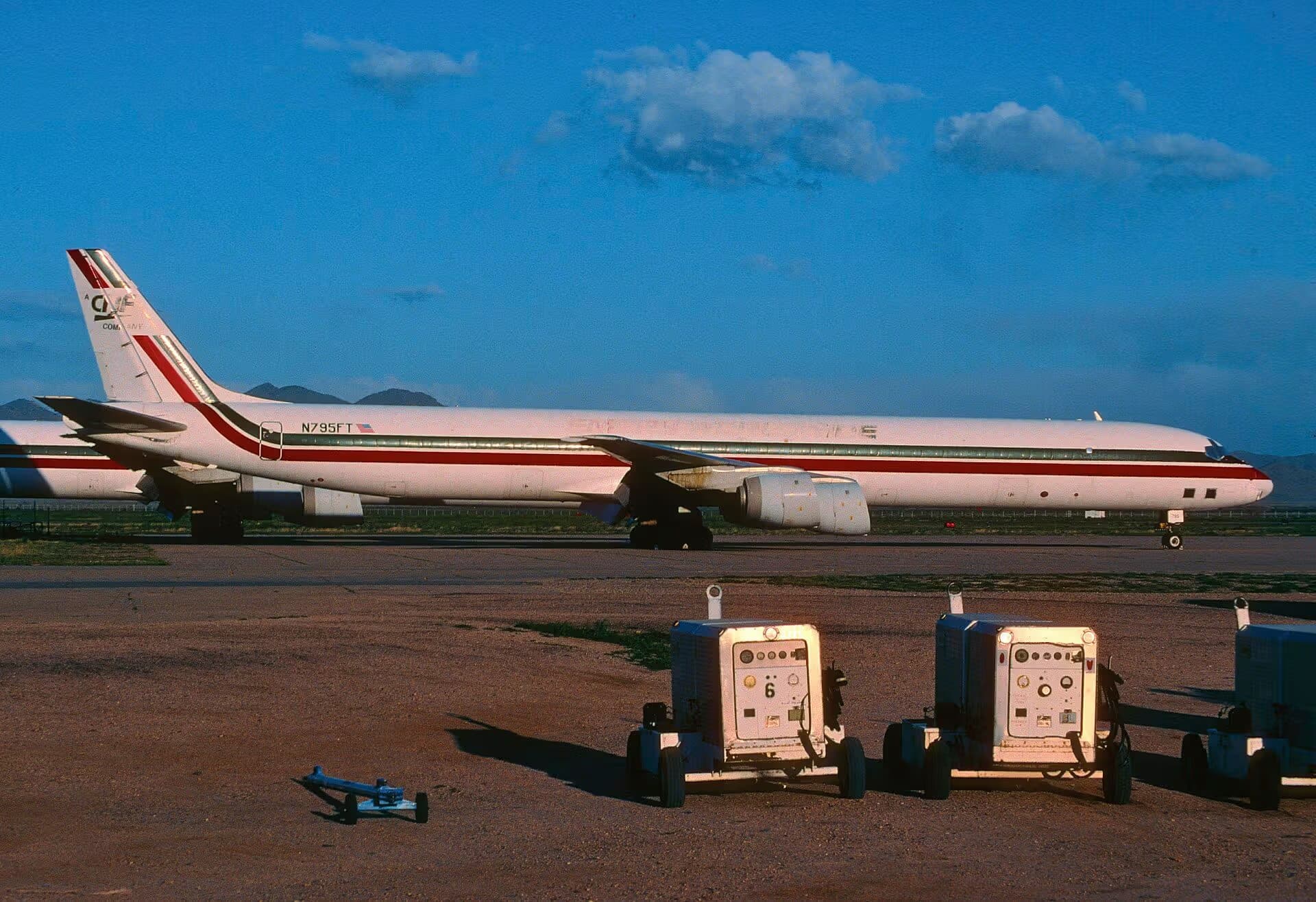 N795FT — Twin-engine aircraft
